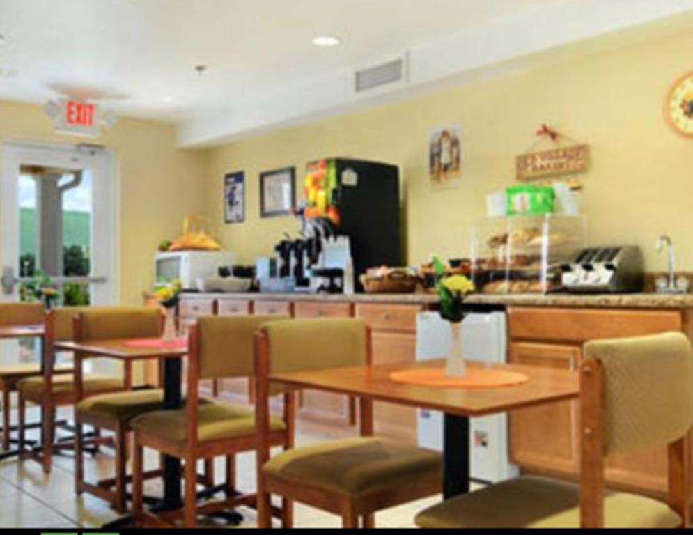 Microtel Inn & Suites Huntsville Restaurant foto
